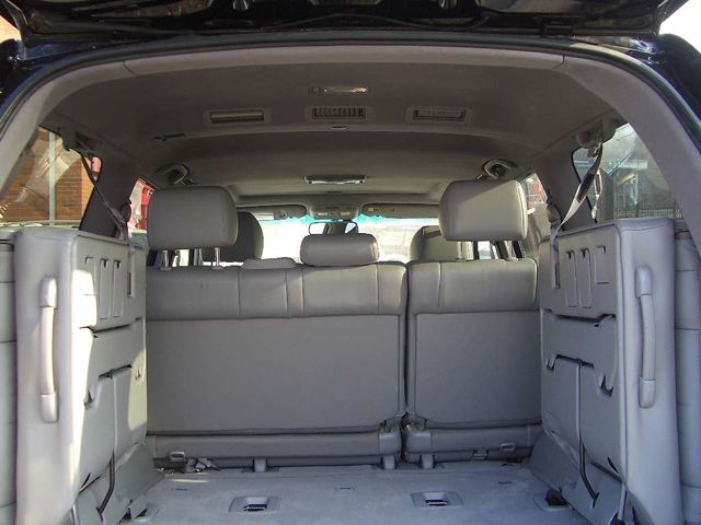 2004 Lexus LX470