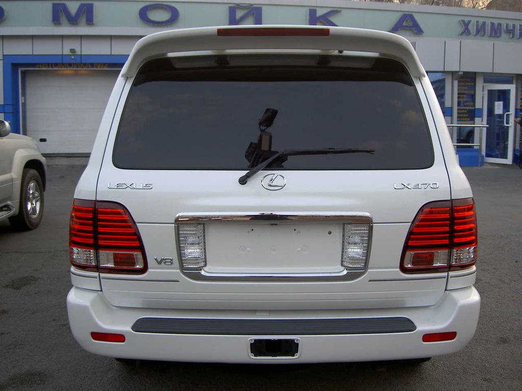 2004 Lexus LX470