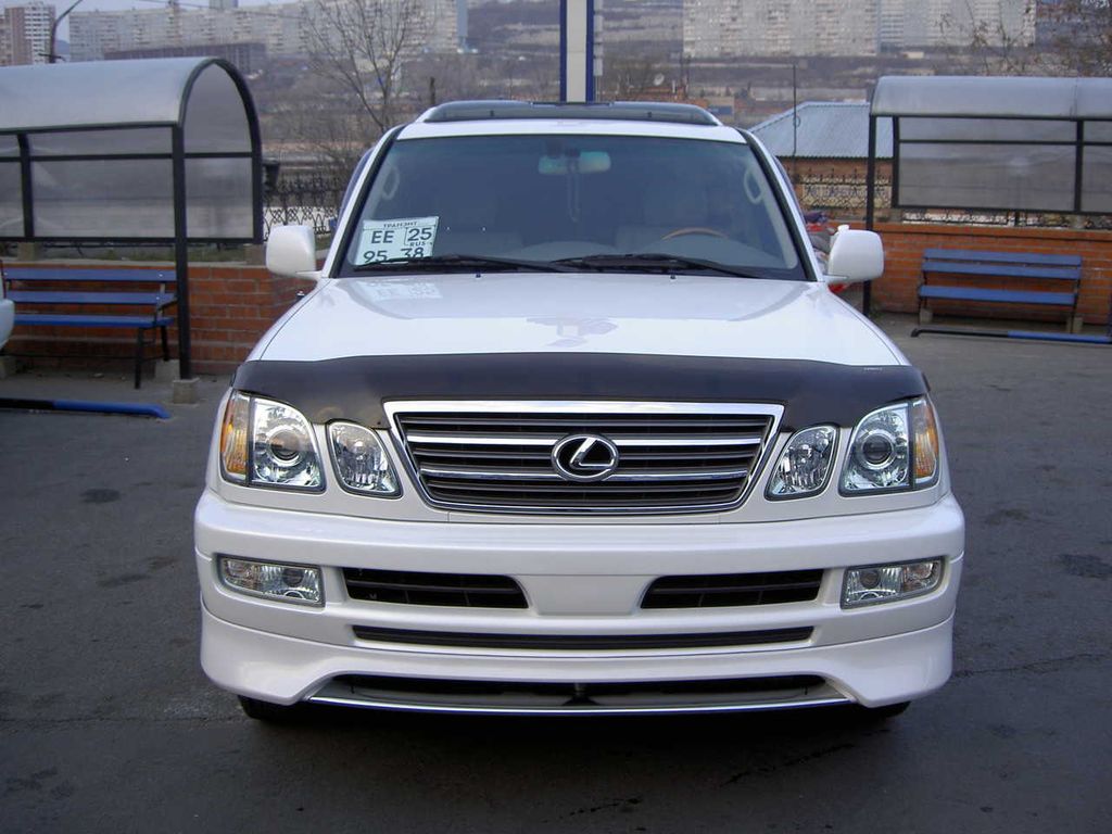 2004 Lexus LX470