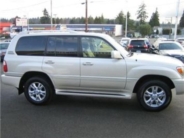 2004 Lexus LX470