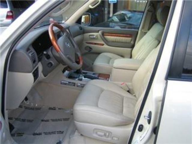 2004 Lexus LX470