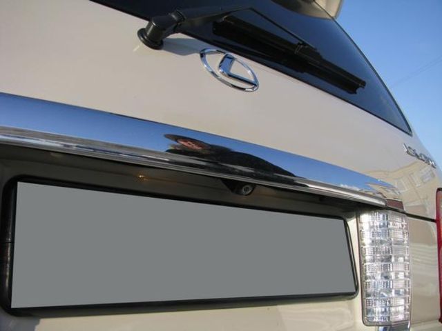 2004 Lexus LX470