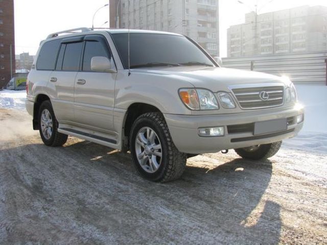 2004 Lexus LX470