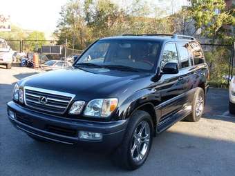 2004 Lexus LX470 Photos