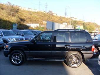 2004 Lexus LX470 Pictures