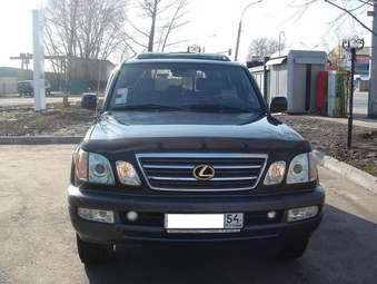 2004 Lexus LX470 Photos