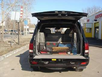 2004 Lexus LX470 Pics