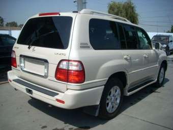 2004 Lexus LX470 Photos