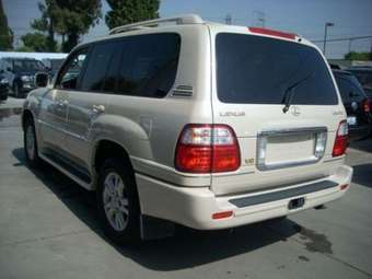 2004 Lexus LX470 Photos