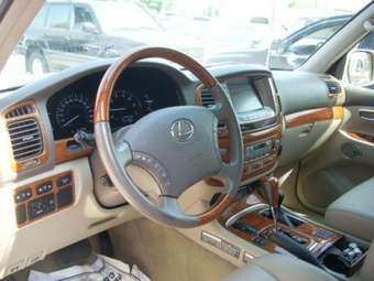 2004 Lexus LX470 Pictures