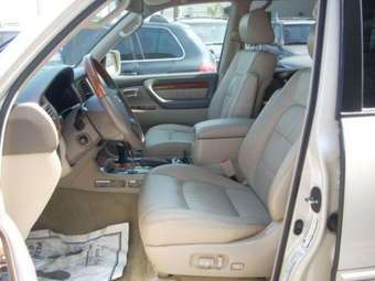 2004 Lexus LX470 Photos