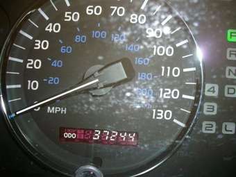 2004 Lexus LX470 Pictures