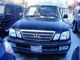 2004 Lexus LX470 Photos