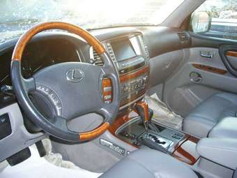 2004 Lexus LX470 Photos