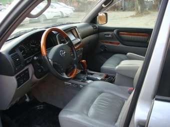 2004 Lexus LX470 Images