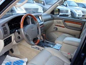 2004 Lexus LX470 Pictures