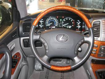 2004 Lexus LX470 Pics