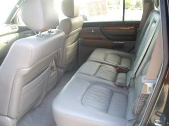 2004 Lexus LX470 Pictures