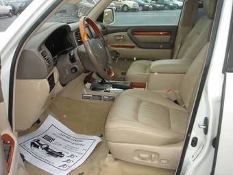 2004 Lexus LX470 Pics