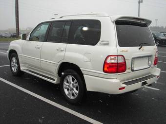 2004 Lexus LX470 Photos