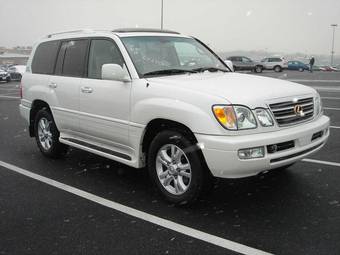 2004 Lexus LX470 Pictures