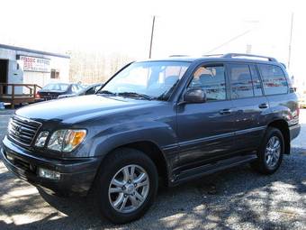 2004 Lexus LX470 Pictures