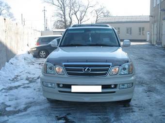 2004 Lexus LX470 Images