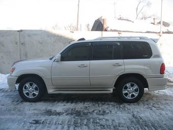2004 Lexus LX470 Pictures