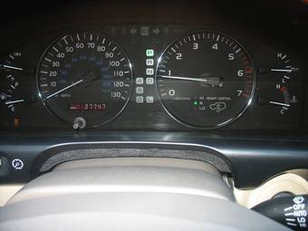 2004 Lexus LX470 Pictures