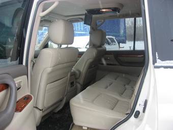 2004 Lexus LX470 Photos