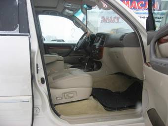 2004 Lexus LX470 Pictures