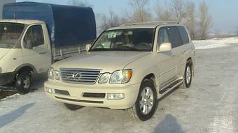 2004 Lexus LX470 Photos