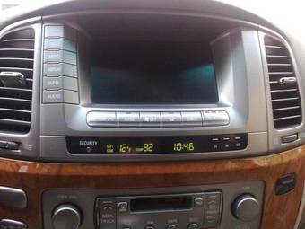 2004 Lexus LX470 Pictures