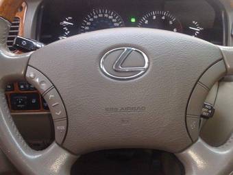 2004 Lexus LX470 Pictures