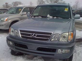 2004 Lexus LX470 Photos