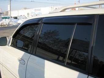 2004 Lexus LX470 Pictures