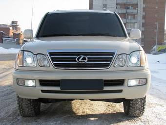 2004 Lexus LX470 Pictures