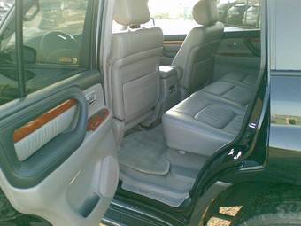 2004 Lexus LX470 Pictures