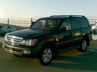 2004 Lexus LX470 Pics