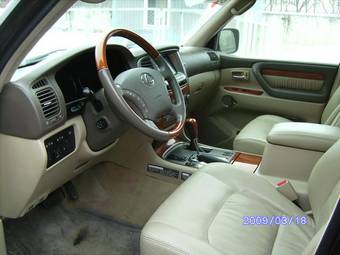 2004 Lexus LX470 Photos