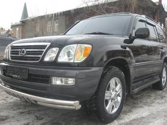 2004 Lexus LX470 Pictures