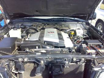 2004 Lexus LX470 Pictures