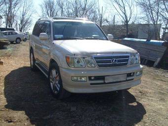 2004 Lexus LX470 Pictures