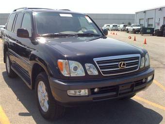 2004 Lexus LX470 Pictures