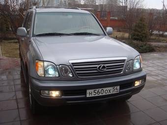 2004 Lexus LX470 Photos