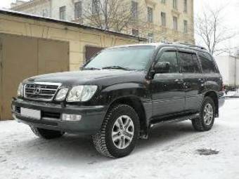 2004 Lexus LX470 Photos