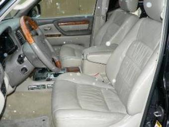 2004 Lexus LX470 Photos