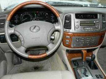 2004 Lexus LX470 Pictures