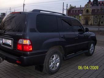 2004 Lexus LX470 Pictures