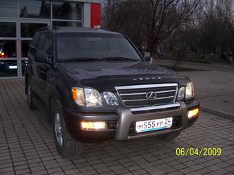 2004 Lexus LX470 Pictures